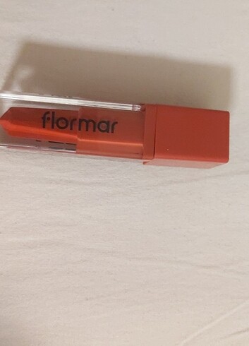 Flormar kiss me more lip tatto