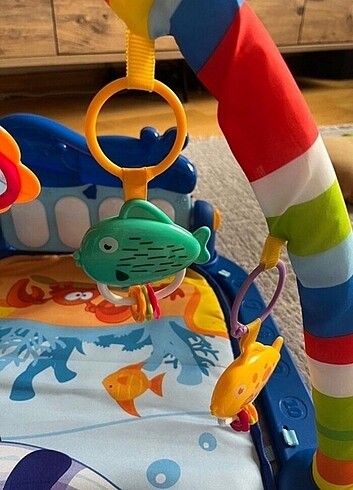 Beden Oyun halısı piyanolu