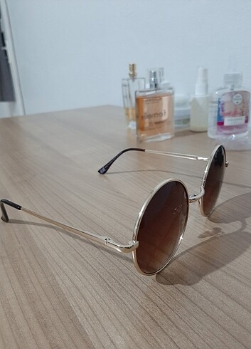 Güneş gözlüğü H&M