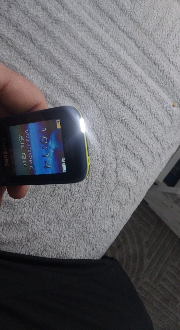 SAMSUNG Siyah-Sarı Basit Tuşlu Telefon - Görsel 4