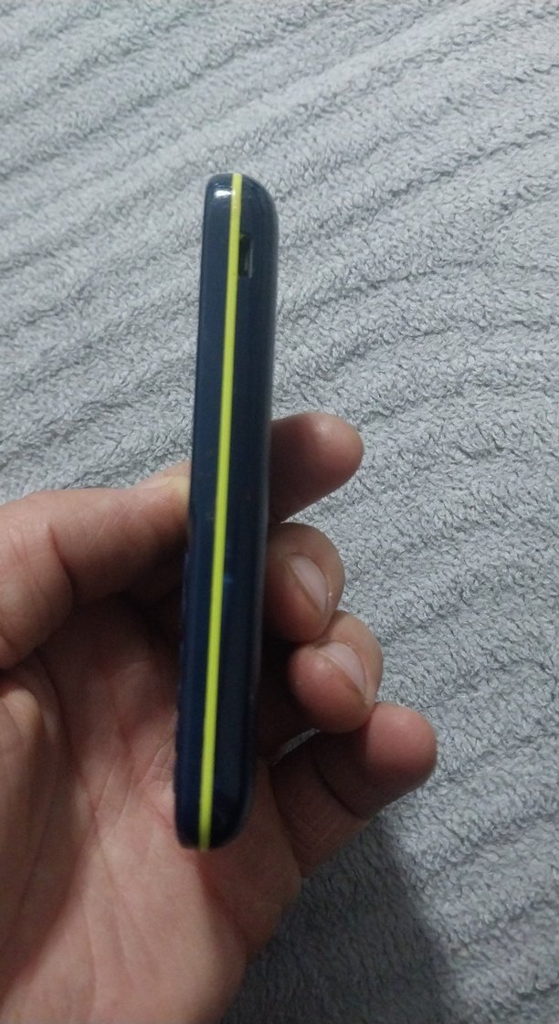 SAMSUNG Siyah-Sarı Basit Tuşlu Telefon - Görsel 3