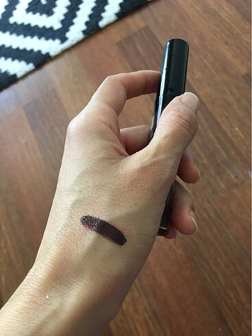 Diğer Lip gloss by bubbly dolgunlaştırıcı ruj