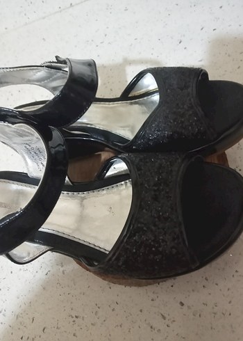 Kız Çocuk Siyah Rugan cırtlı Gotik Tokalı Özel Ayakkabı - Görsel 5