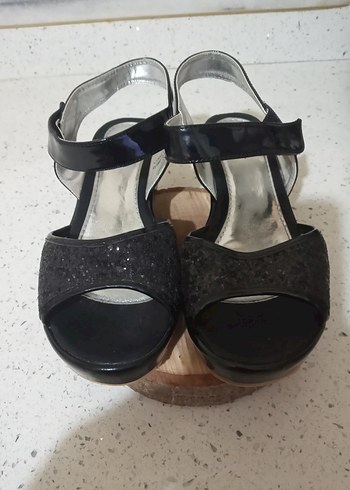 Kız Çocuk Siyah Rugan cırtlı Gotik Tokalı Özel Ayakkabı - Görsel 3