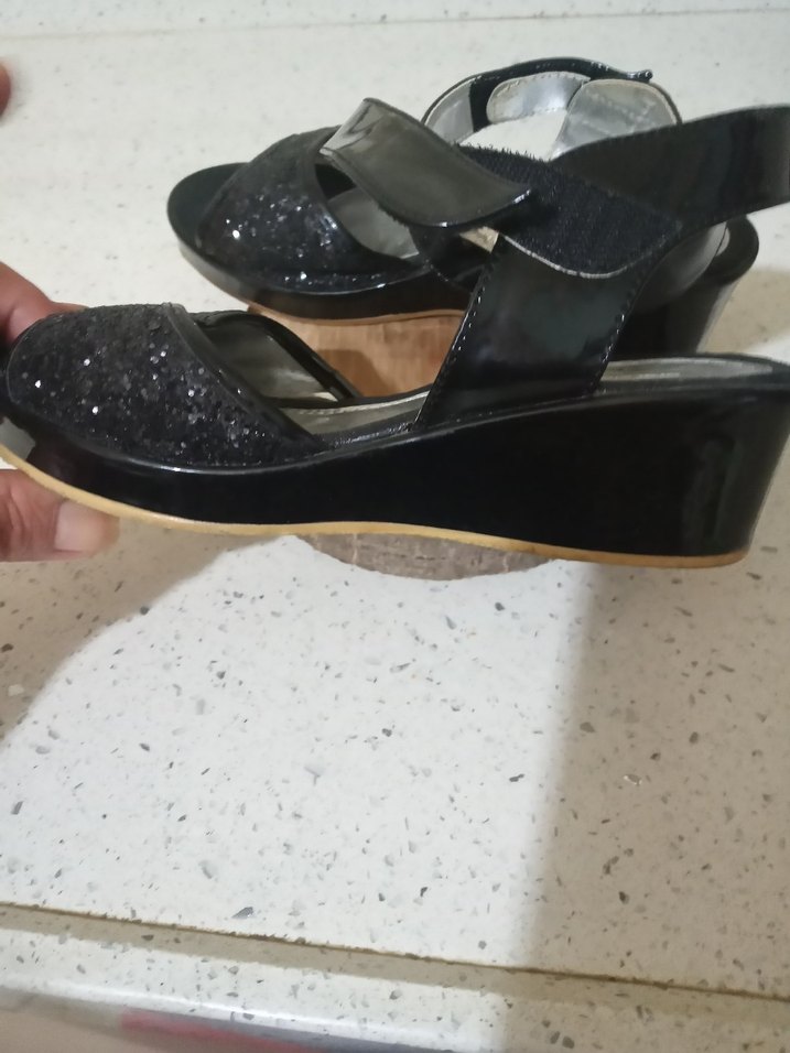 Kız Çocuk Siyah Rugan cırtlı Gotik Tokalı Özel Ayakkabı - Görsel 4