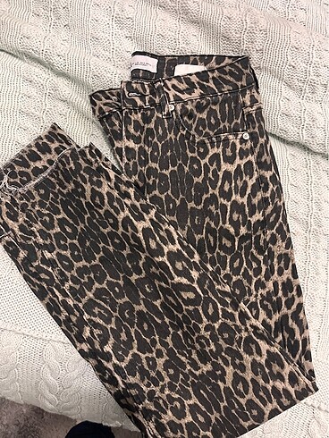 Zara leoparlı pantolon