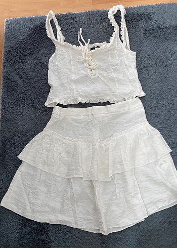 Beyaz Keten Volanlı Mini Etek ve büstiyer