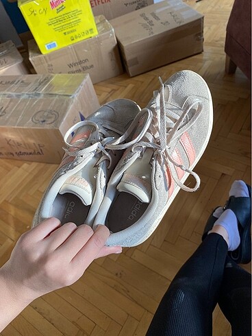 37,5 Beden Adidas spor ayakkabı