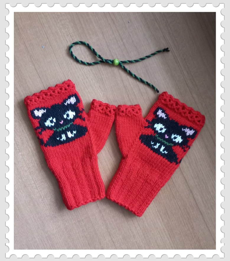 Kırmızı Kedili Örgü Eldiven - Görsel 4