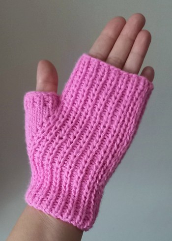 Pembe Örgü Parmaksız Kadın Eldiveni - Görsel 2