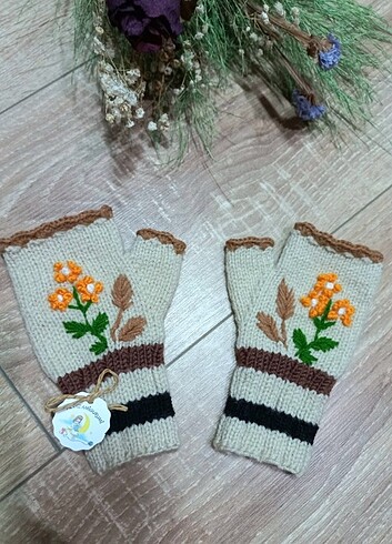 Örgü Çiçekli Eldiven - Görsel 2