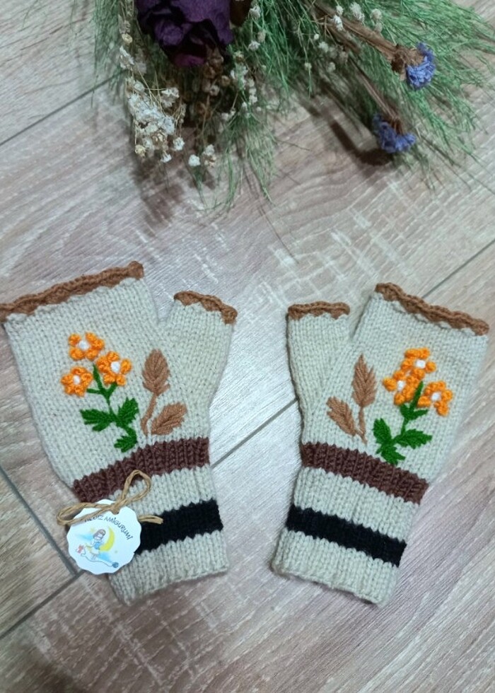 Örgü Çiçekli Eldiven - Görsel 2