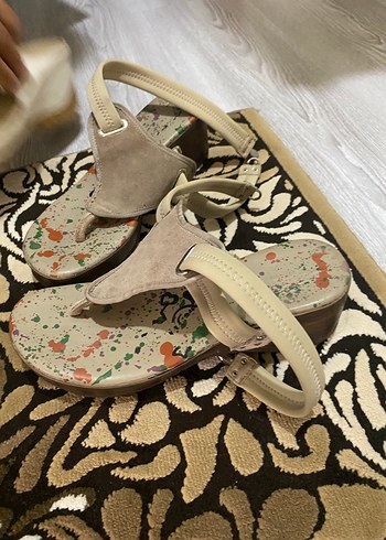 Bej Bohem Tarzı Dolgu Topuklu Kadın Sandalet