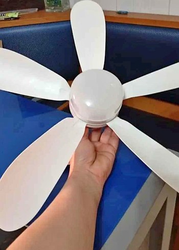 Diğer Uzaktan Kumandalı Beyaz Tavan Vantilatörü
