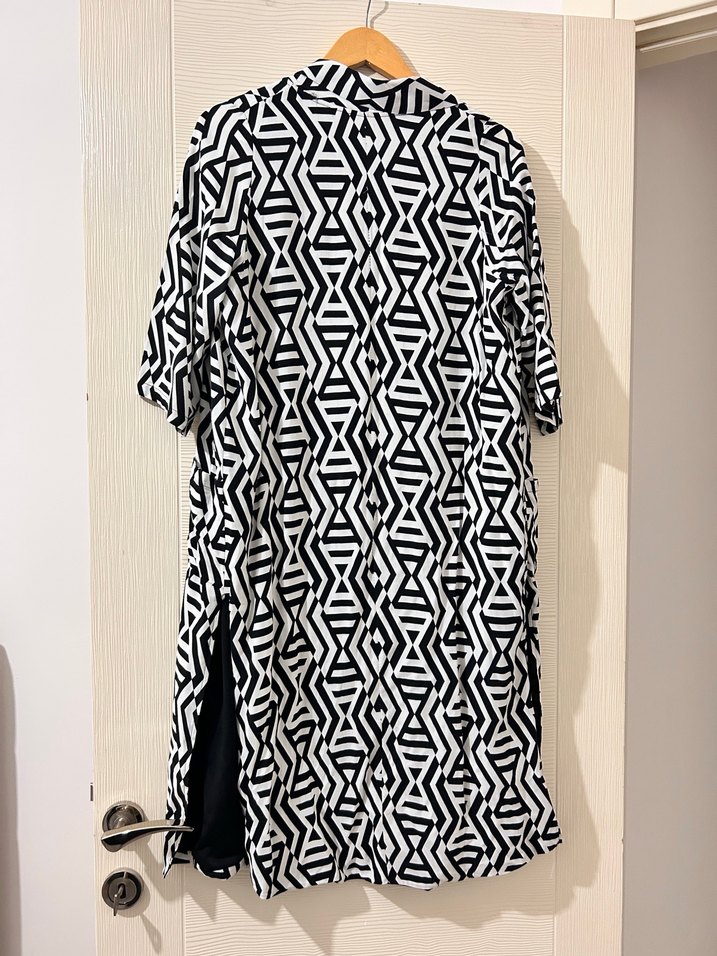 Uzun Bağlamalı Siyah Beyaz Desenli Ceket - Görsel 3