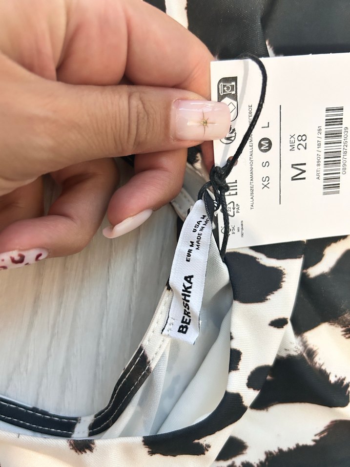 Bershka Siyah Beyaz Desenli Sokak Stili bady - Görsel 2