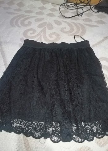 Siyah Dantel Detaylı Mini Etek
