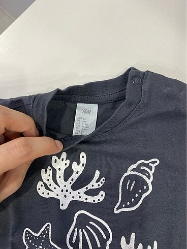 H&M Tshirt