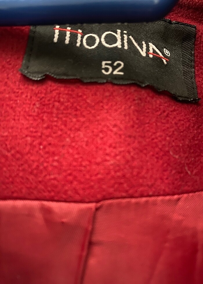 Kırmızı kaban - Görsel 3