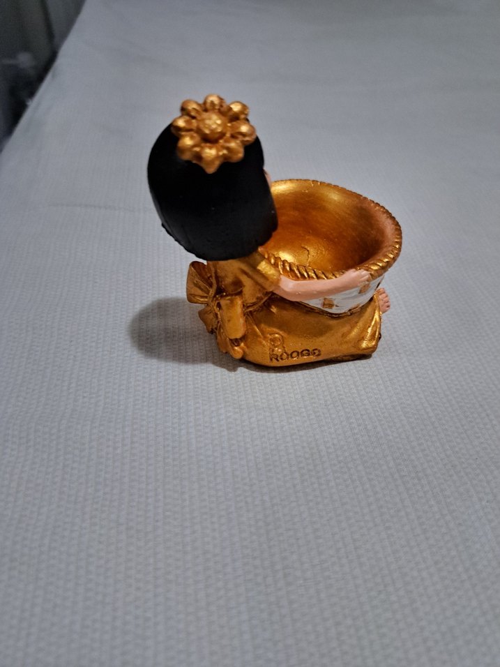 Altın Renk Parlak Kız Figürlü Dekoratif lokumcu kız - Görsel 4