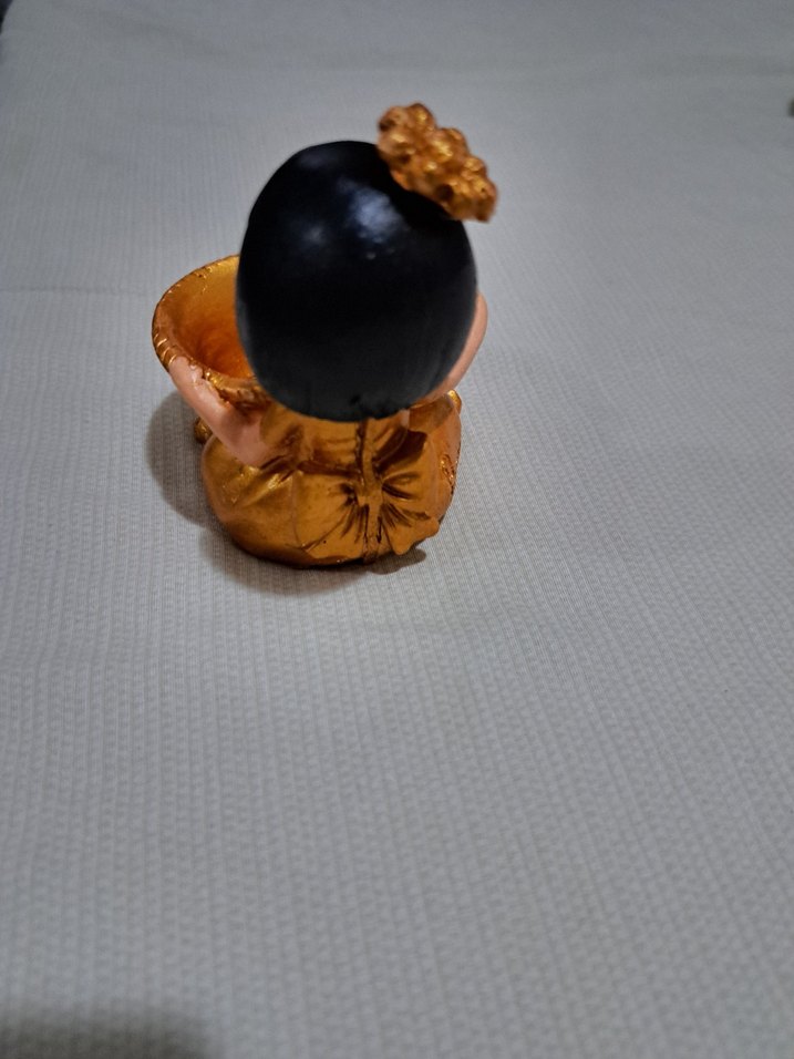 Altın Renk Parlak Kız Figürlü Dekoratif lokumcu kız - Görsel 3