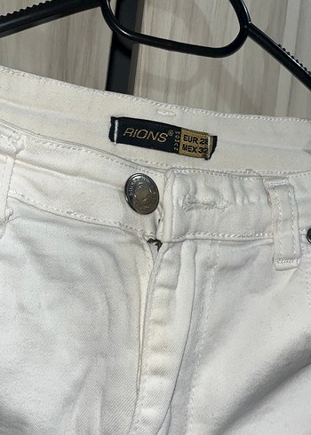 Düğmeli Beyaz Mini Kot Şort - Görsel 2