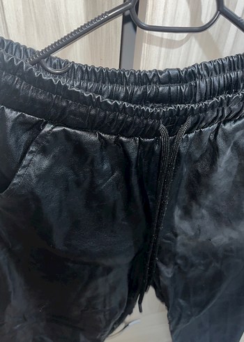 Siyah Deri Kadın Midi Pantolon - Görsel 2