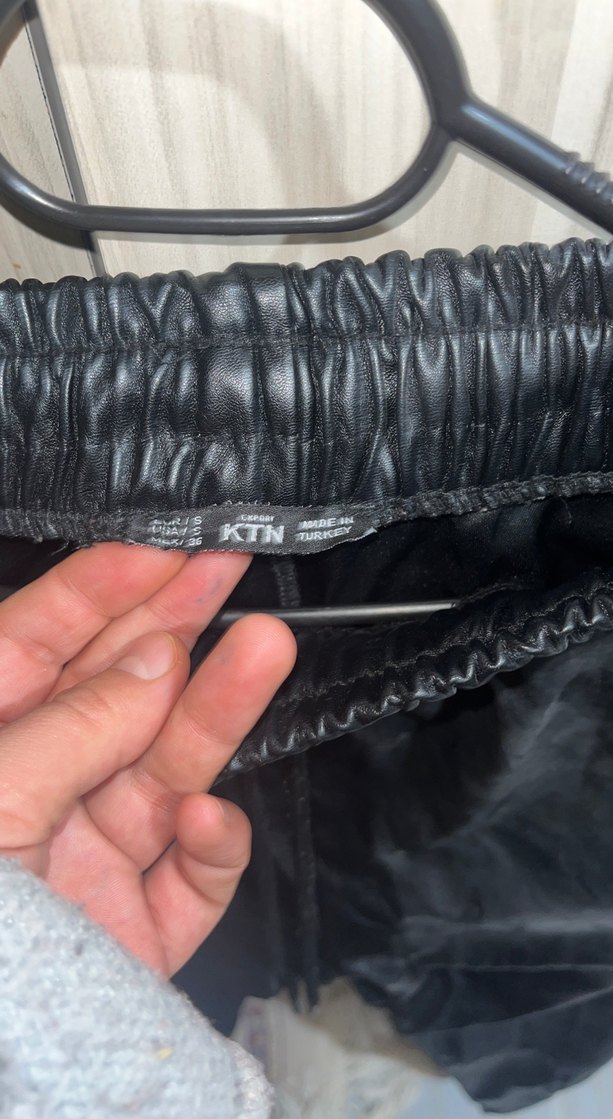 Siyah Deri Kadın Midi Pantolon - Görsel 3