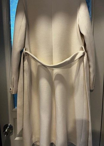 Beyaz Uzun Düğmeli Kadın Kaban - Görsel 6