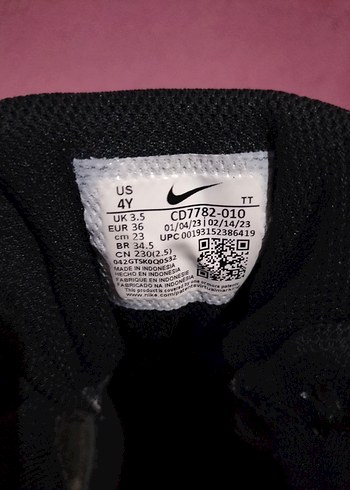 Nike Siyah Beyaz Kadın Spor Ayakkabı - Görsel 4