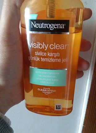 Neutrogena Visibly clear sivilce karşıtı temizleme jeli