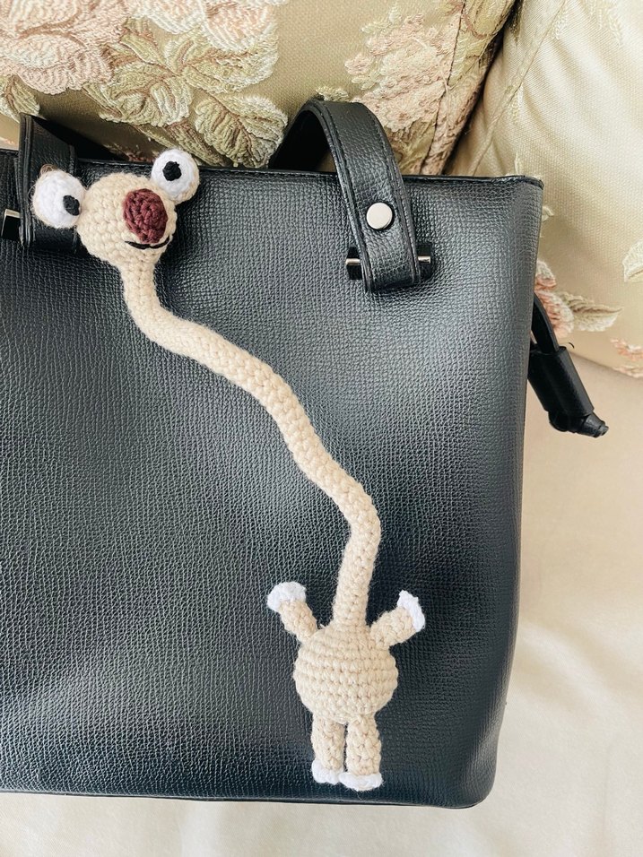 Kahverengi Püsküllü Kadın Anahtarlık sid Amigurumi - Görsel 3