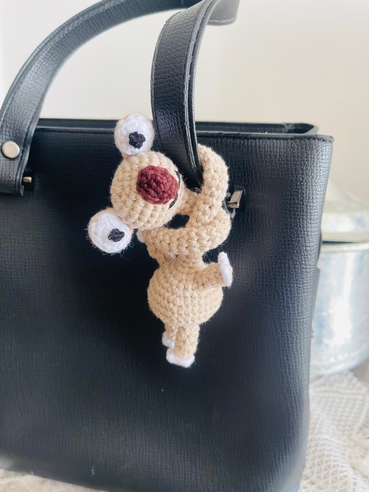 Kahverengi Püsküllü Kadın Anahtarlık sid Amigurumi - Görsel 2