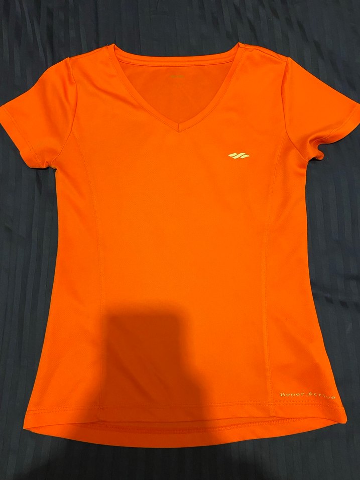 Turuncu V Yakalı Kadın Spor Tişörtü - Görsel 2