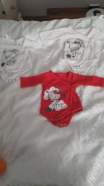 3 hello kitty