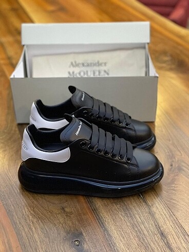 Şeffaf taban Alexander McQueen