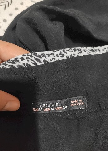 m Beden Bershka gömlek bluz