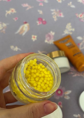 Güneş Koruyucu ve Nemlendirici Kadın Bakım Seti - Görsel 6