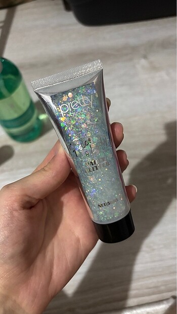 Revolution Glitteer