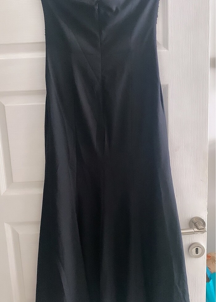 Siyah abiye straplez elbise - Görsel 5