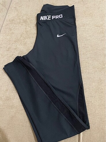 Nike Tayt