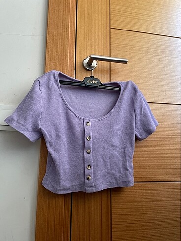 Lila crop