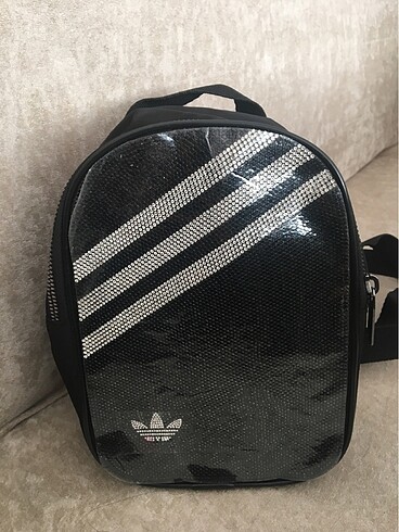 Adidas mini sırt çantası