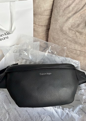 Calvin Klein Siyah Deri Bel Çantası