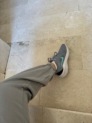 Nike gri