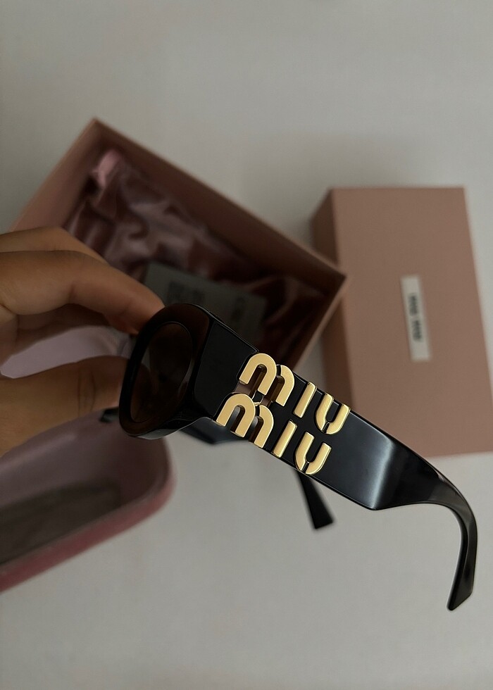 Miu Miu Güneş Gözlüğü - Görsel 2