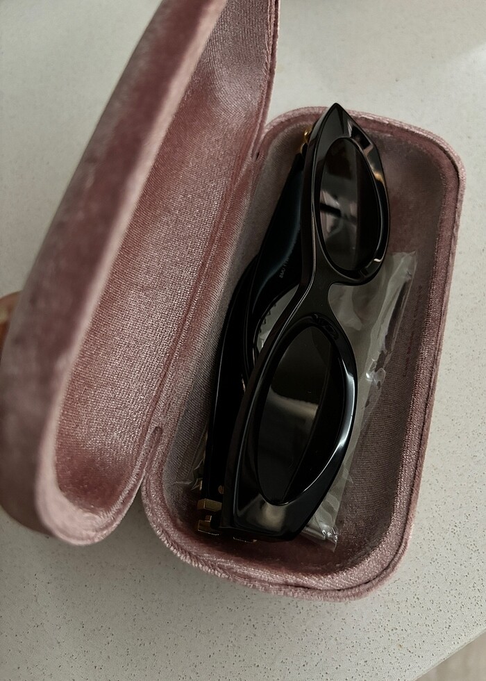 Miu Miu Güneş Gözlüğü - Görsel 5