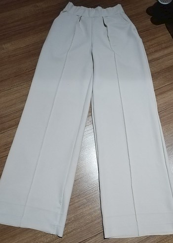 Bej Kadın Pilili Kumaş Pantolon