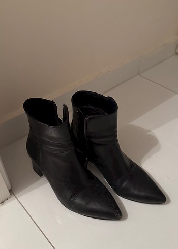 Siyah Deri Stiletto Topuklu Kadın Botları