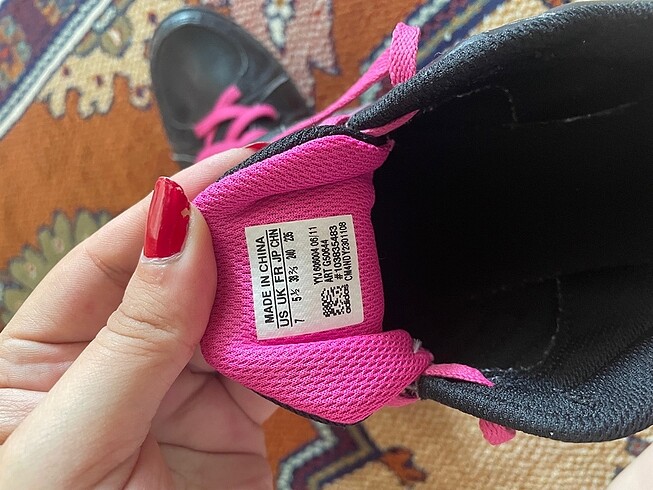 38,5 Beden siyah Renk Adidas ayakkabı